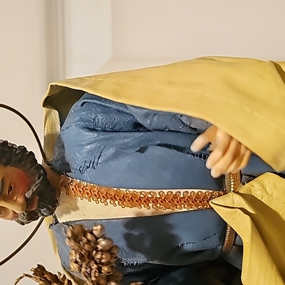 Vintage Joseph Fabric Mache Figure w/ Staff and Wire Halo - Picture 4 of 6